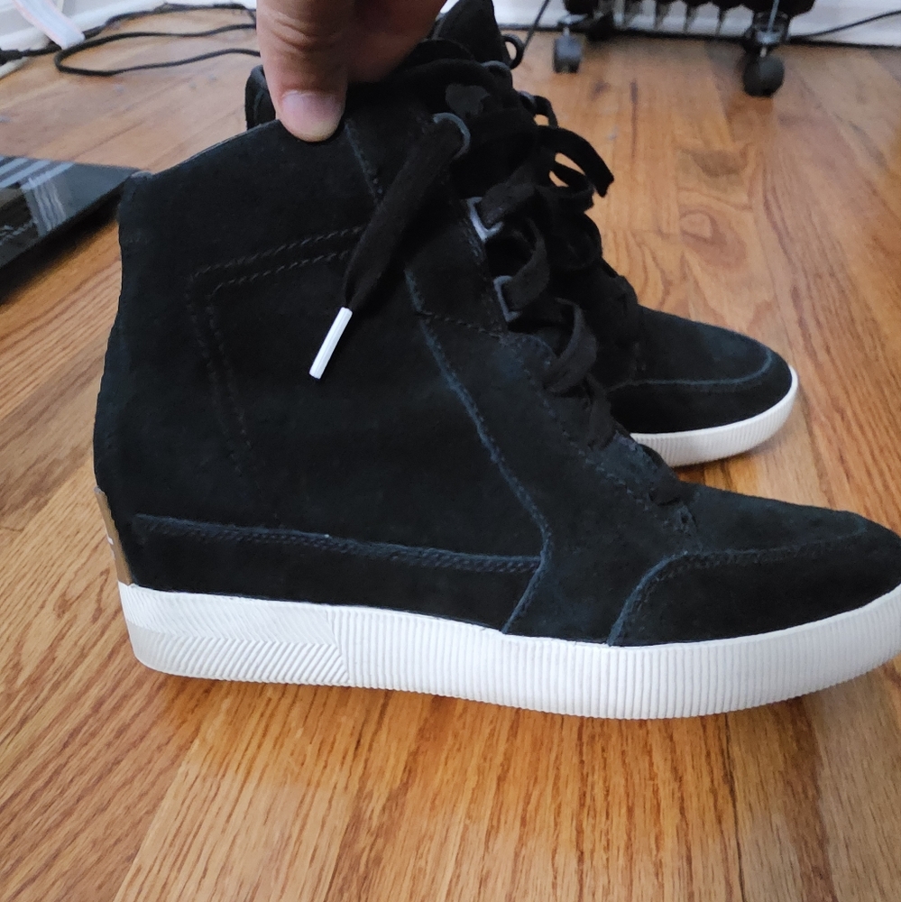 Sorel black